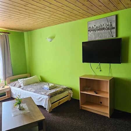 Guest House Pod Lesem Merklin Εξωτερικό φωτογραφία