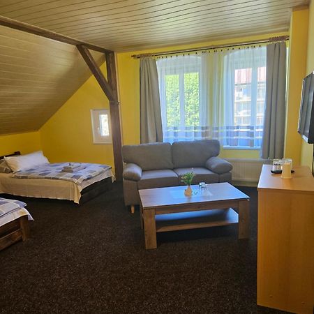 Guest House Pod Lesem Merklin Εξωτερικό φωτογραφία