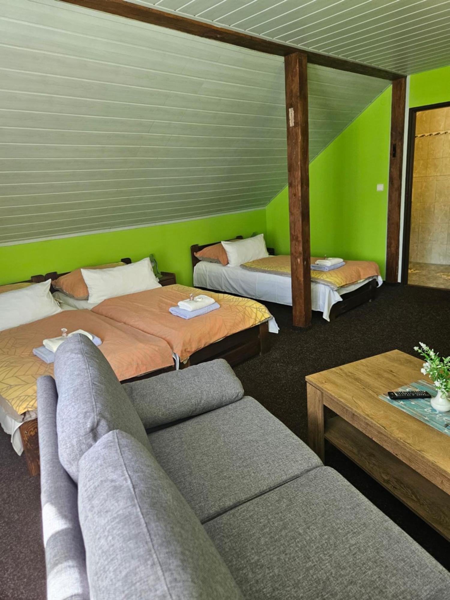 Guest House Pod Lesem Merklin Εξωτερικό φωτογραφία