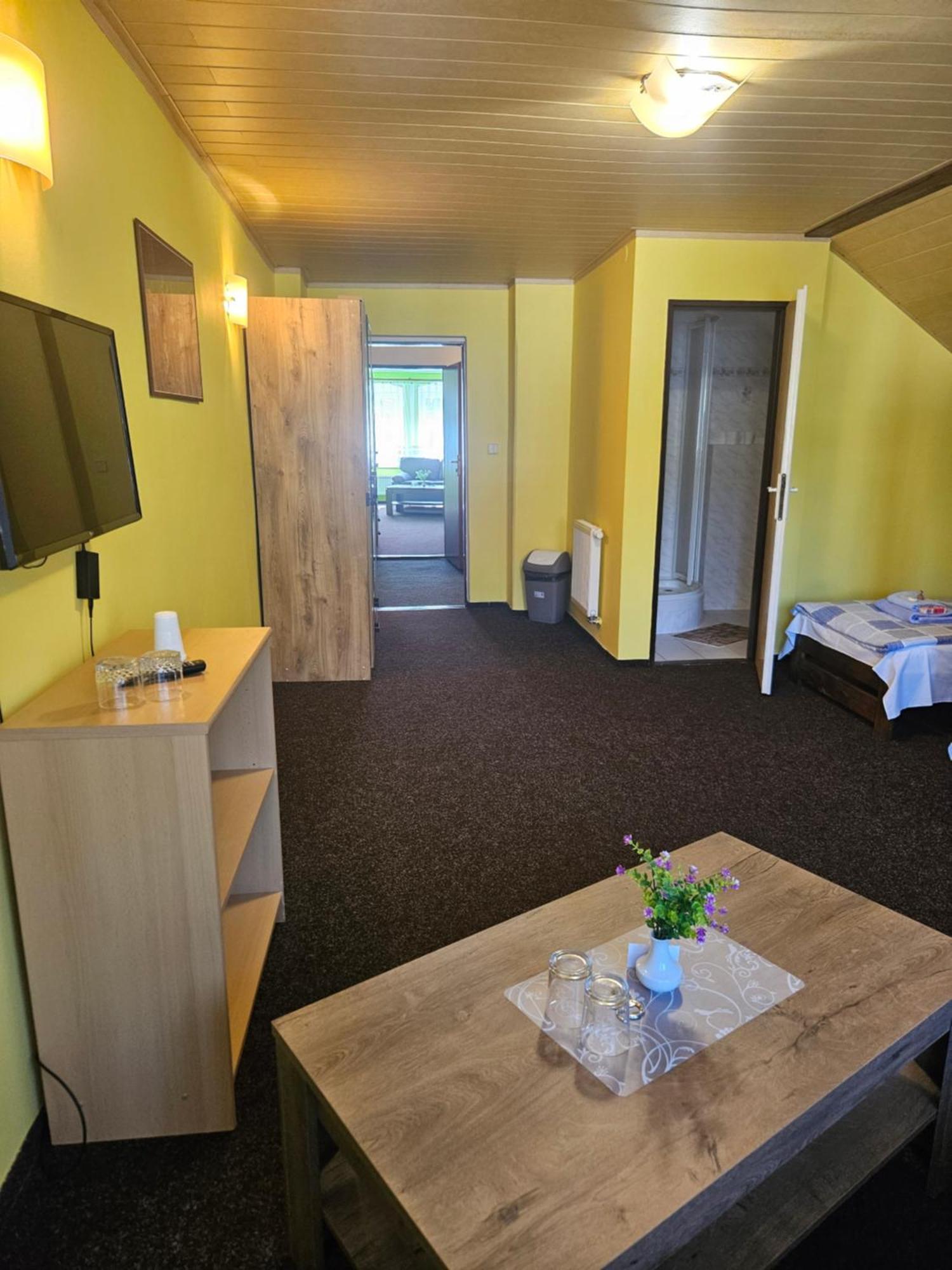 Guest House Pod Lesem Merklin Εξωτερικό φωτογραφία
