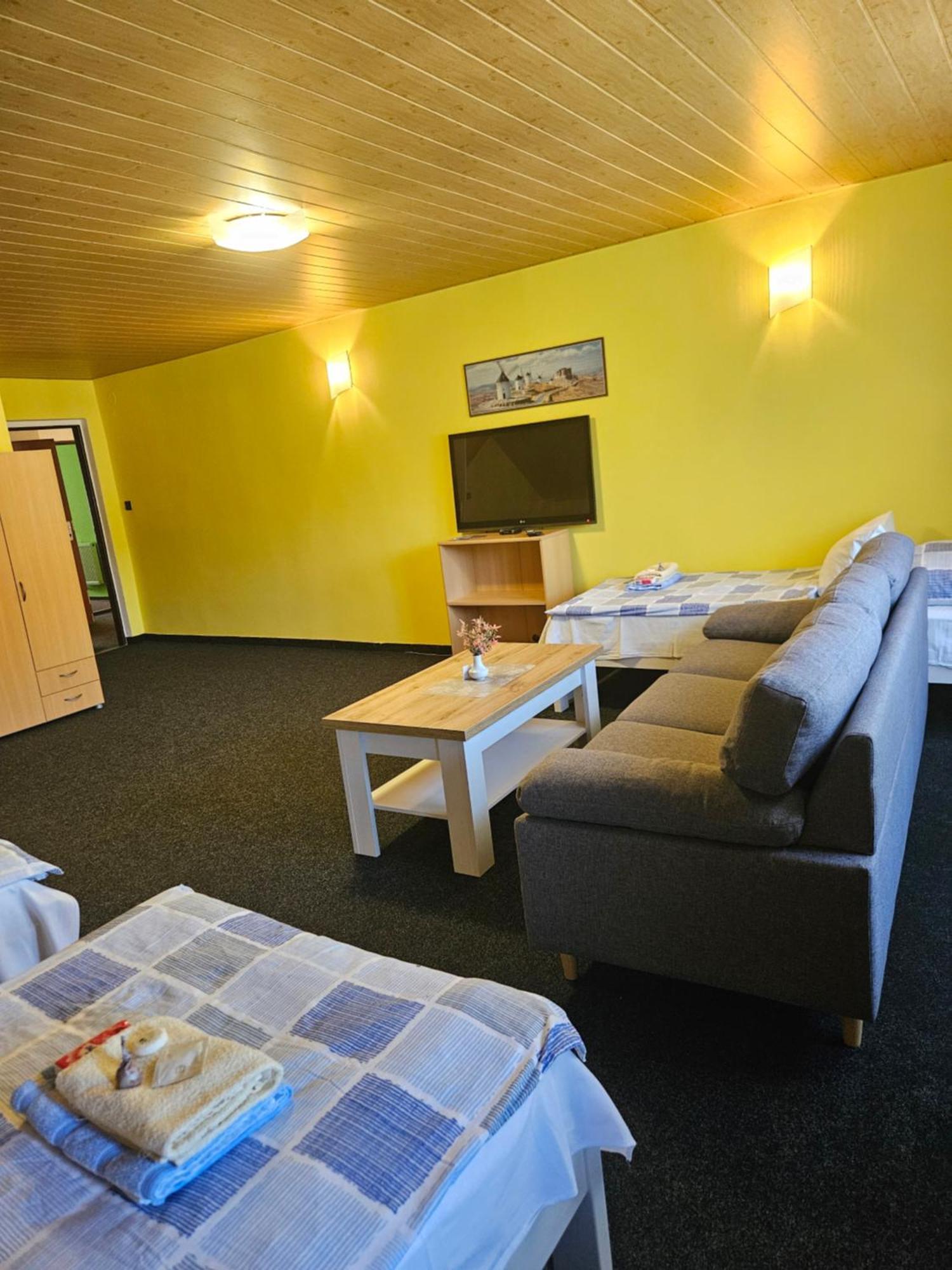 Guest House Pod Lesem Merklin Εξωτερικό φωτογραφία